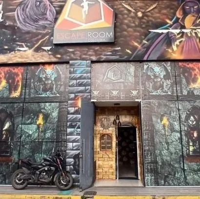 Fachada de la sede Cedritos de Escape Room Colombia, Avenida 19 # 150 - 62
